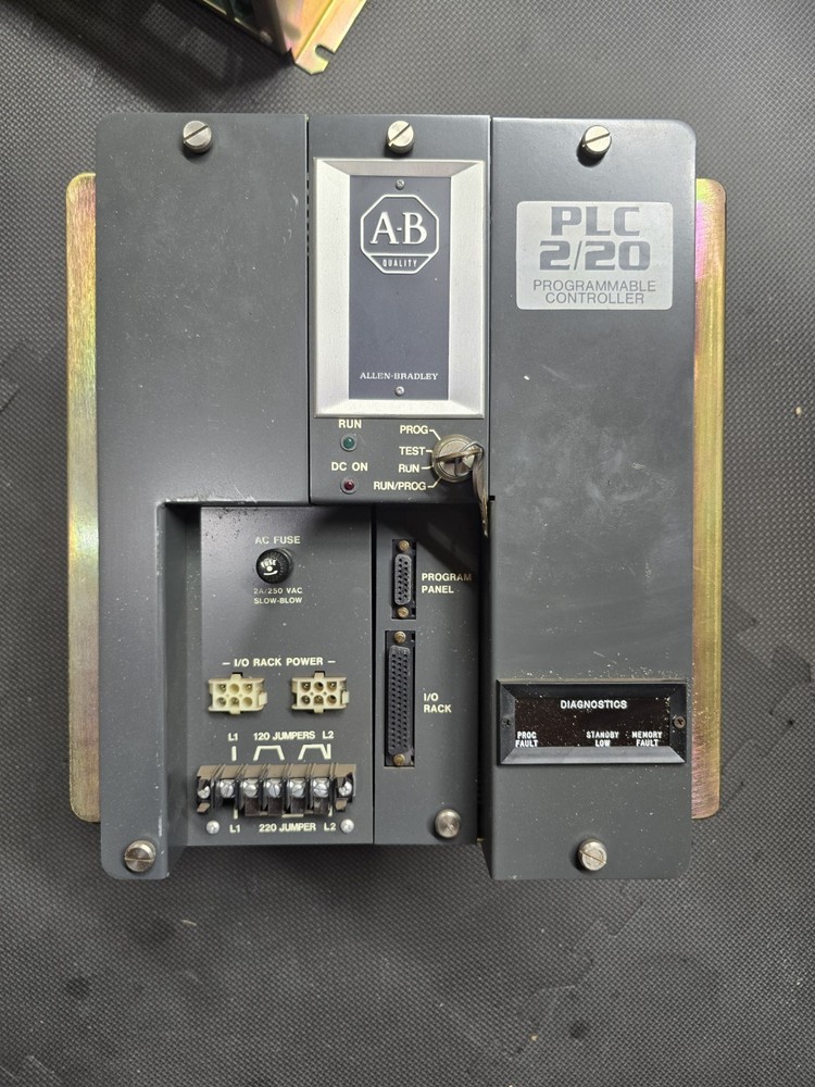 ALLEN-BRADLEY 1772-LP2 PLC 2/20 Programmable Controller