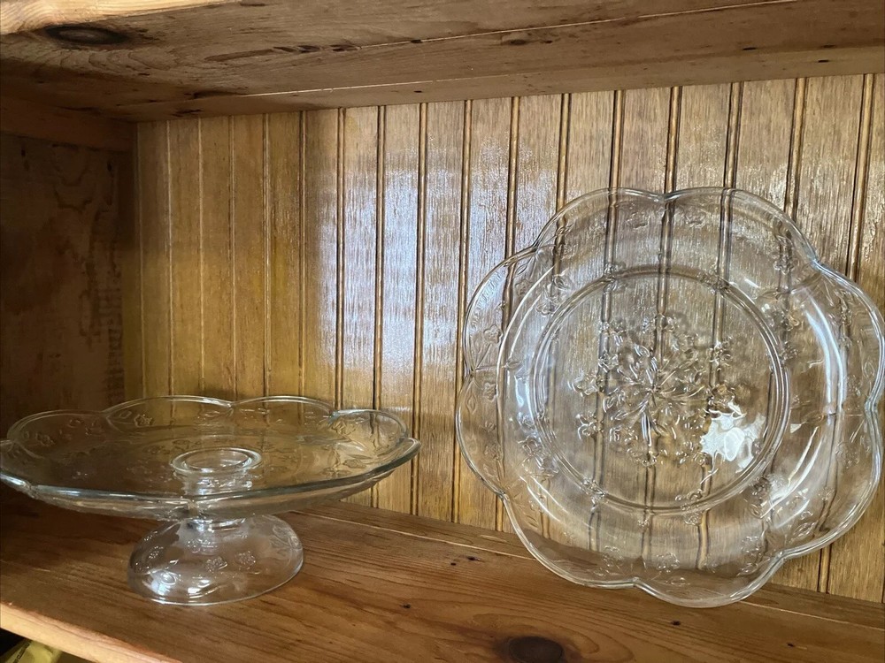 Pedestal Cake Stand & 12