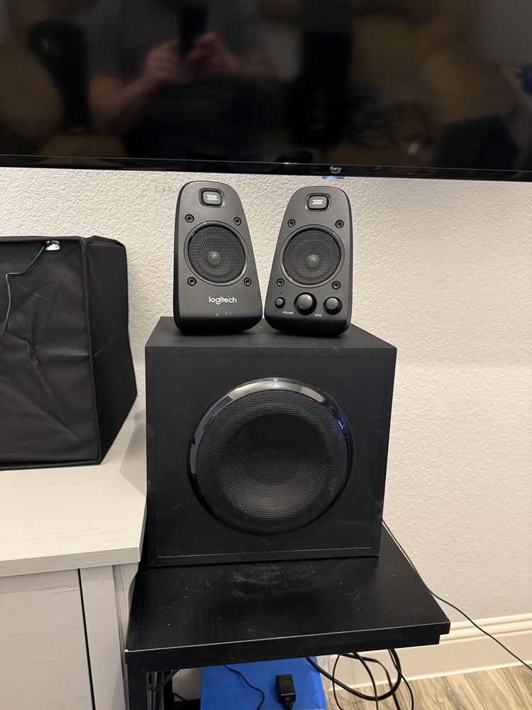 Logitech Z623 Computer Speakers with Loud Bass Sub Woofer 2 Monitor Speakers