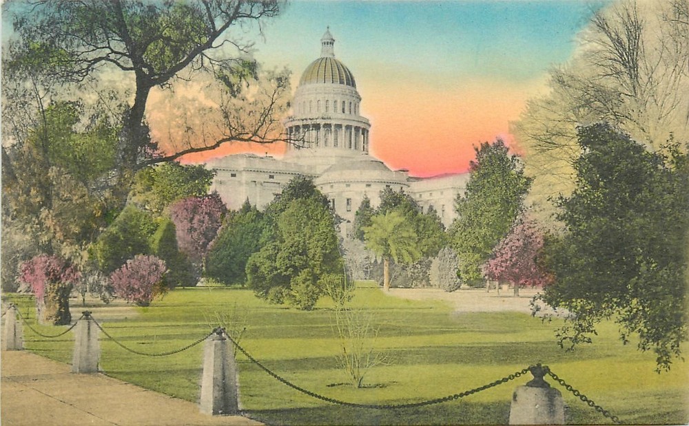 1930s Sacramento California State Capitol hand colored Sunny Postcard 25-10260