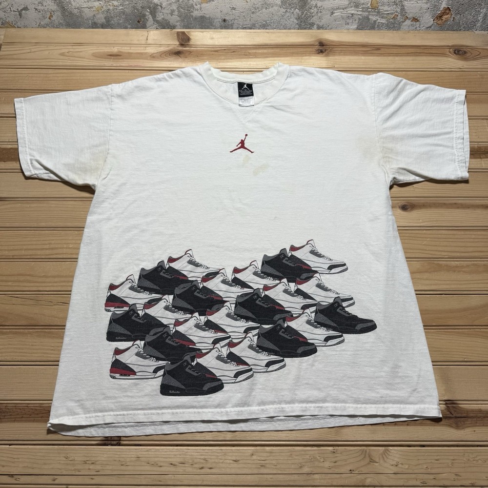Vintage 90s Y2K Jordan 3 Center Logo Shoes Graphic Shirt Distressed Size XL