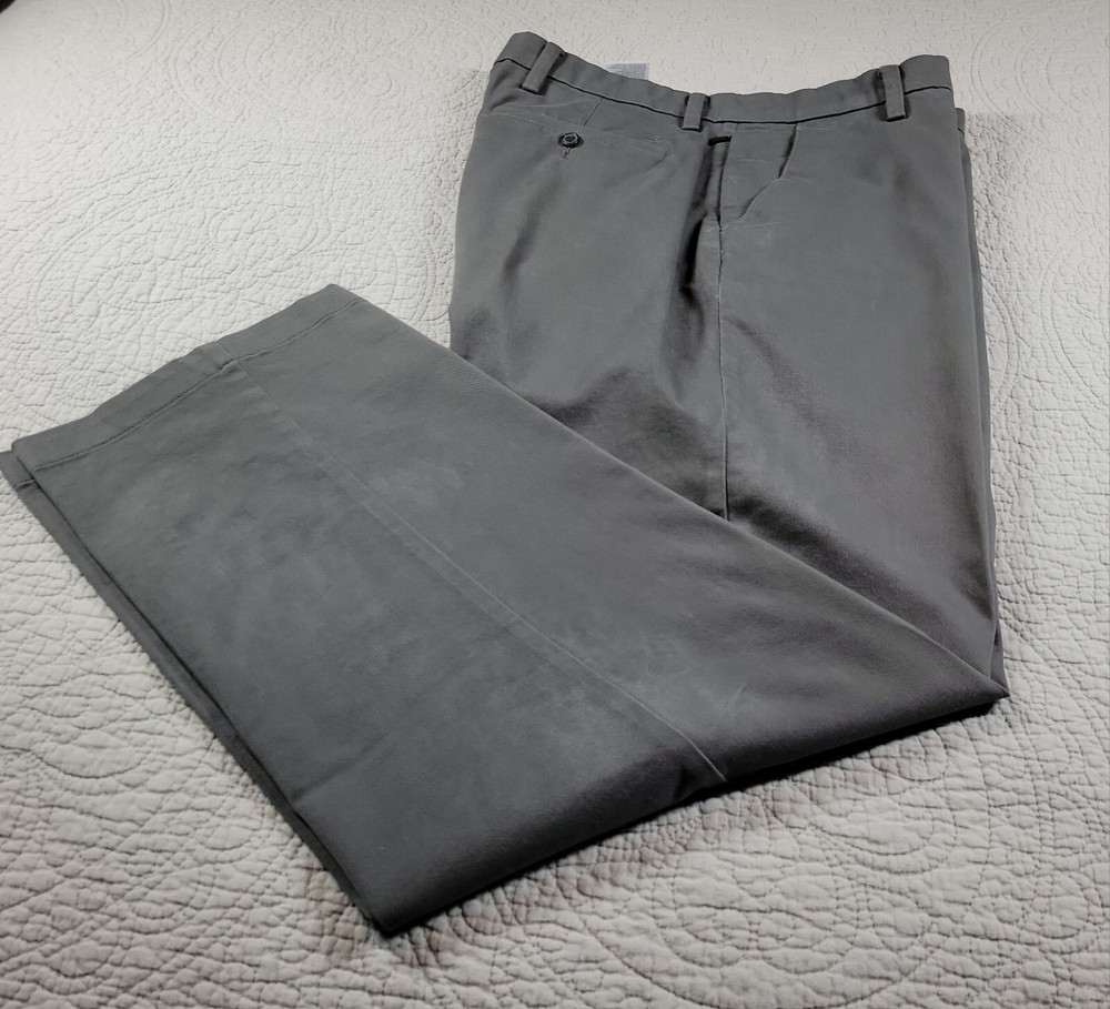 Dockers Classic Fit Pants Mens Sz 38X31  Gray Straight Leg Chino Cotton Blend