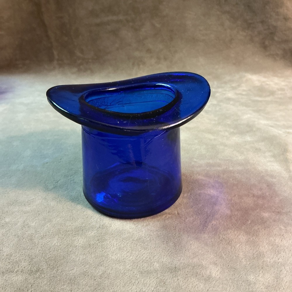 Circa 1930s Maryland Cobalt Blue glass hat shaped toothpick holder/favorite vase