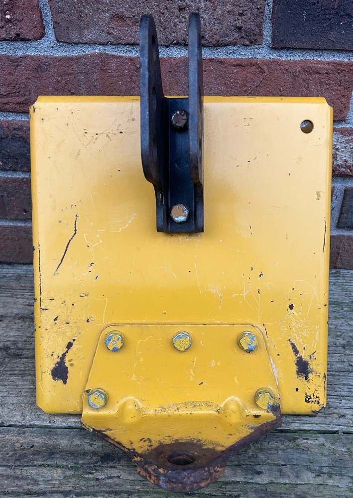 Cub Cadet 1862 Hitch Plate Draw Bar Bracket 703-1943A-0498 703-0904-0498 13026-0637