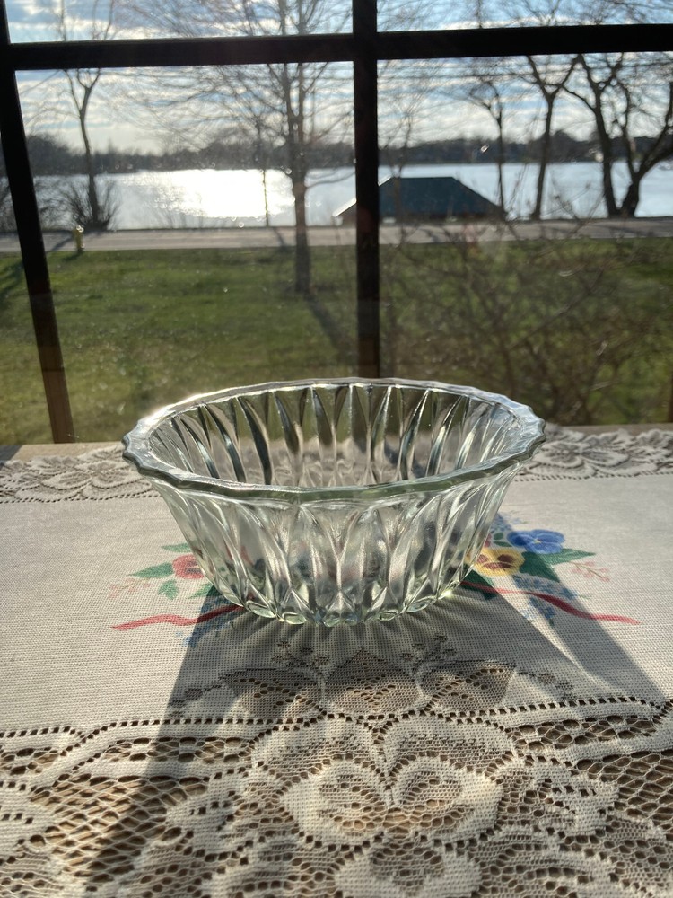 Vintage Hoosier Glass Candy Dish with Petal and Leaf Cut HG-4056
