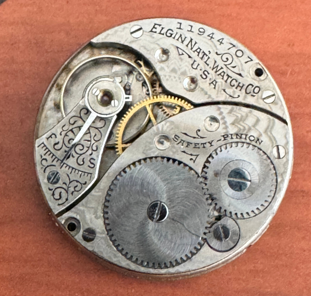 Vintage 0 Size Elgin Pocket Watch Movement Grade 320 Working Condition