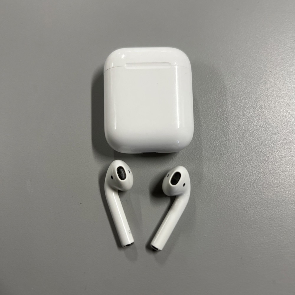 Tested! Apple AirPods 1st Generation with Charging Case - White