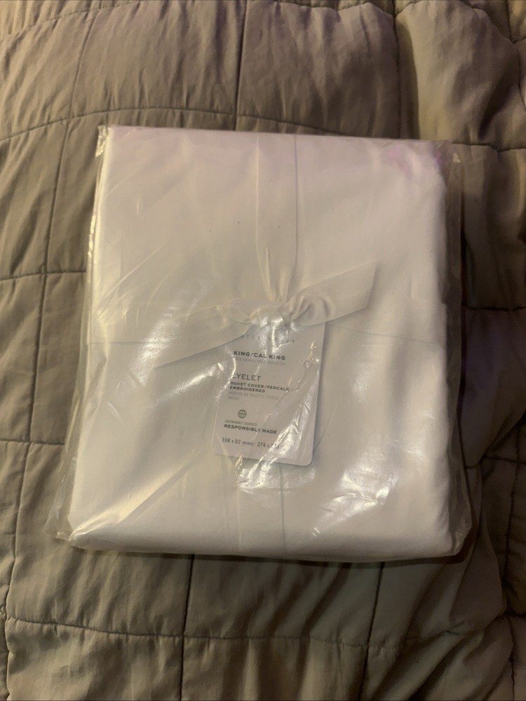 Pottery Barn Eyelet Embroidered Percale King Cal King Duvet Cover