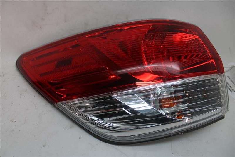 Used Left Tail Light Assembly fits: 2016 Nissan Pathfinder quarter panel mounted