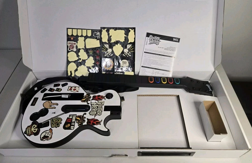 Guitar Hero Nintendo Wii Gibson Guitar White RedOctane 95125.805