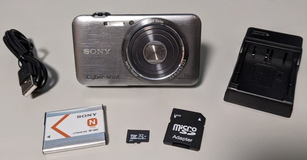 SONY DSC-WX7 Cyber Shot Digital Camera silver 16.2MP Carl Zeiss 5X Japanese only