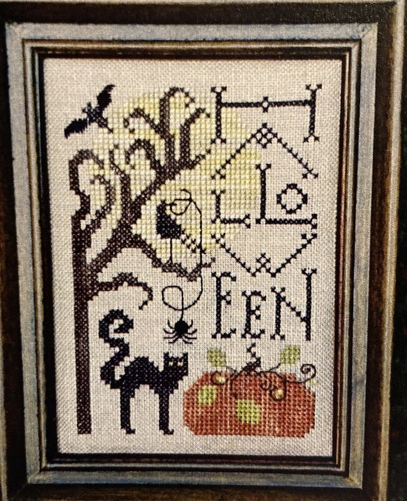 The Drawn Thread Halloween Screen Cross Stitch Charted Needlework Design NEW!