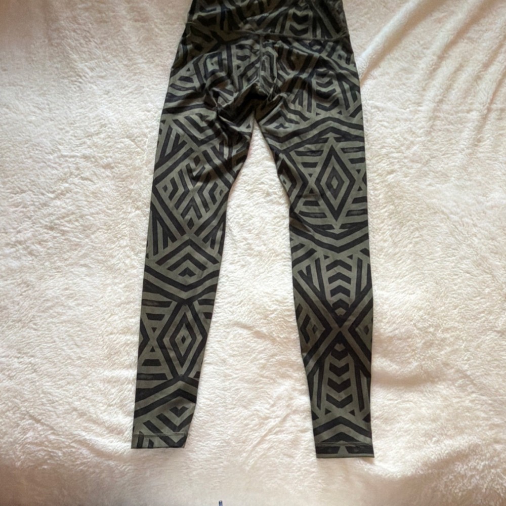 Lululemon Green Black Geometric Ankle Leggings Women’s Logo Accent Regular