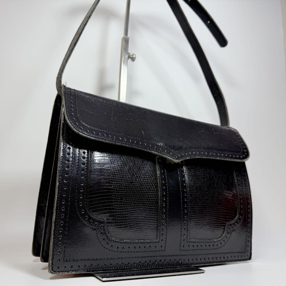 Yves Saint Laurent Black Leather One Shoulder Bag 10.2x7.7x2 inches