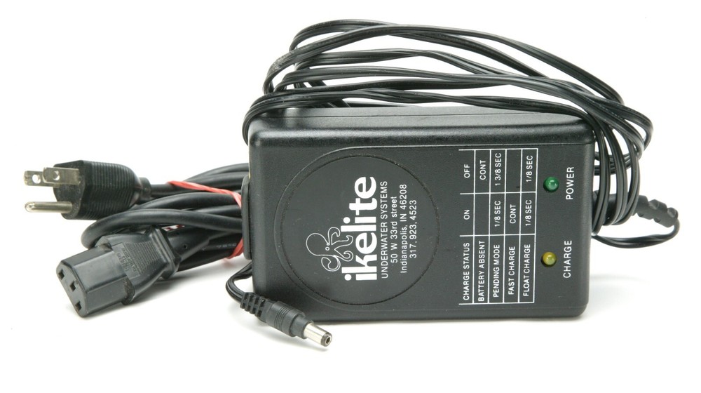 Ikelite NiCd Battery Charger 9V & 1.25A Complete. Tested.