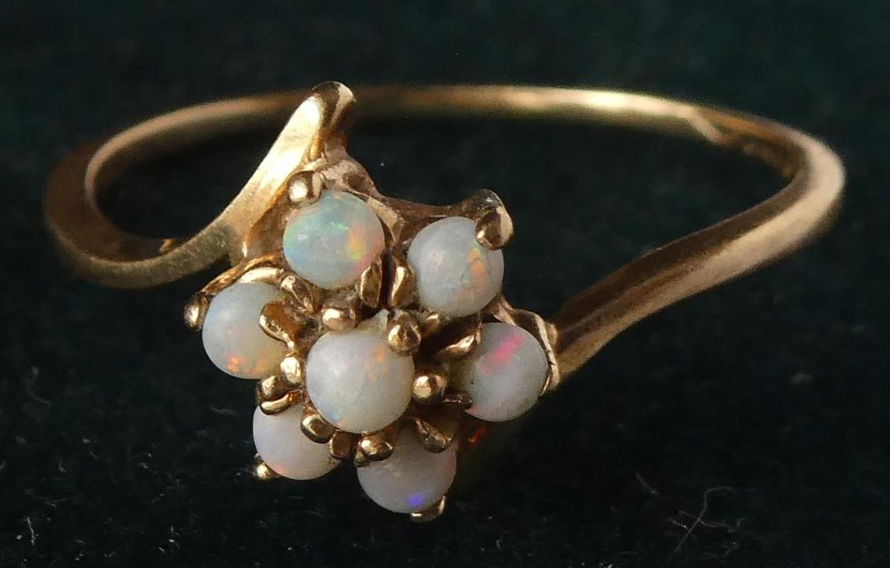 Petite Vintage 10k Gold Opal Flower Bypass Ring Minimalist Oct Birthstone Size 7