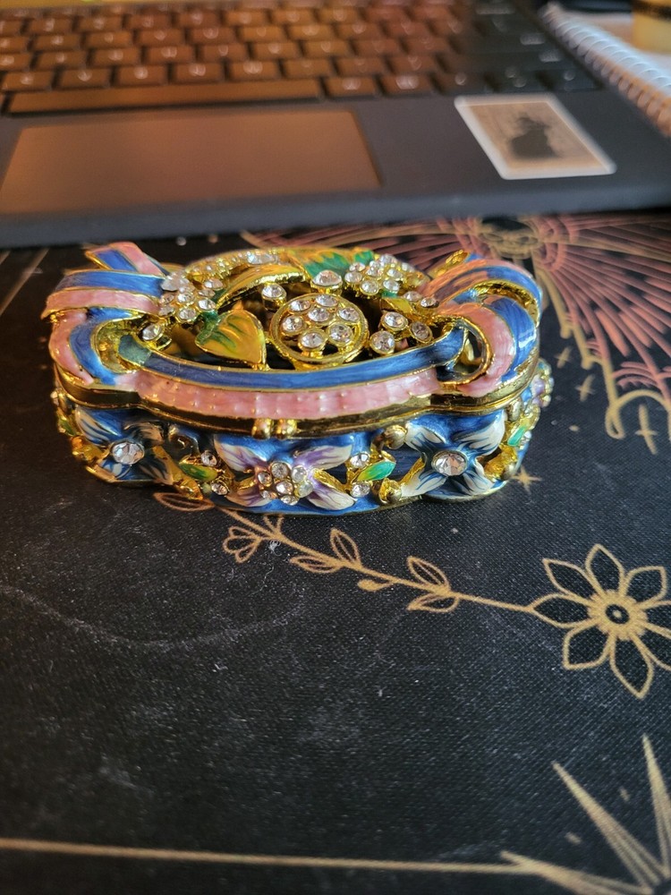 Elegant Pastel Gold-Decorated Trinket Jewelry Box