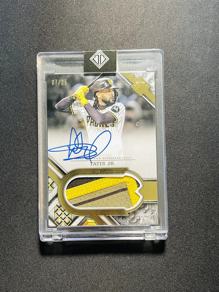 2025 Topps Transcendent Auto Patch Relic PA Fernando Tatis Jr 7/25 Encased PI08