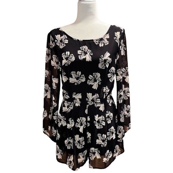 ANGL Black White Floral Long Sleeve Romper V-Back Size M (G262)