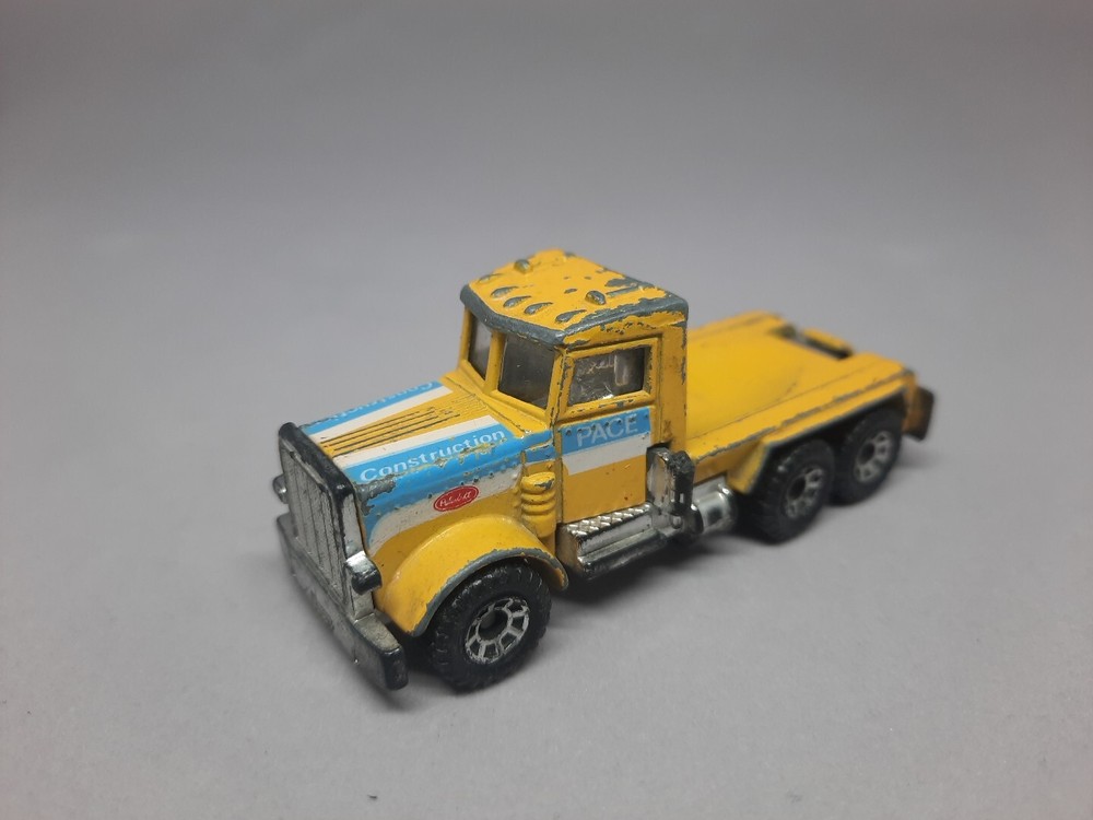 Vintage 1981 Matchbox Yellow Peterbilt Semi-Truck Diecast Model Car