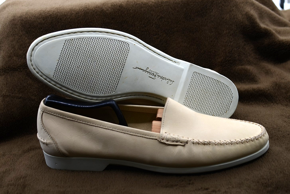 Men's Salvatore Ferragamo  Casual Beige/Tan Leather Loafers Size US 9.5 - D