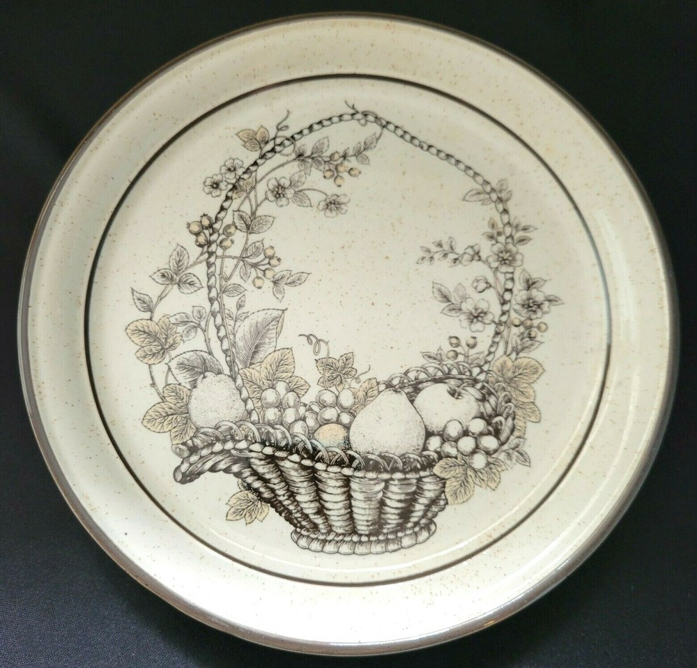 Set of 2 Vintage Arklow Erin Harvest 7 5/8 Inch Salad Plates Ireland