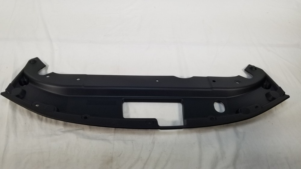 Genuine 2016-2019 Nissan Sentra Front Upper Radiator Grille Cover 62322-3YU0A