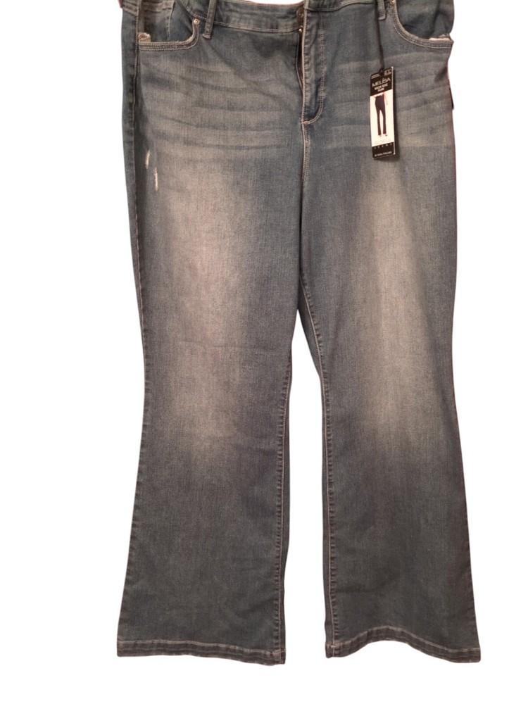 Sofia Jeans by Sofia Vergara Melisa Flare Jeans Size  26w  High Rise Light  Wash