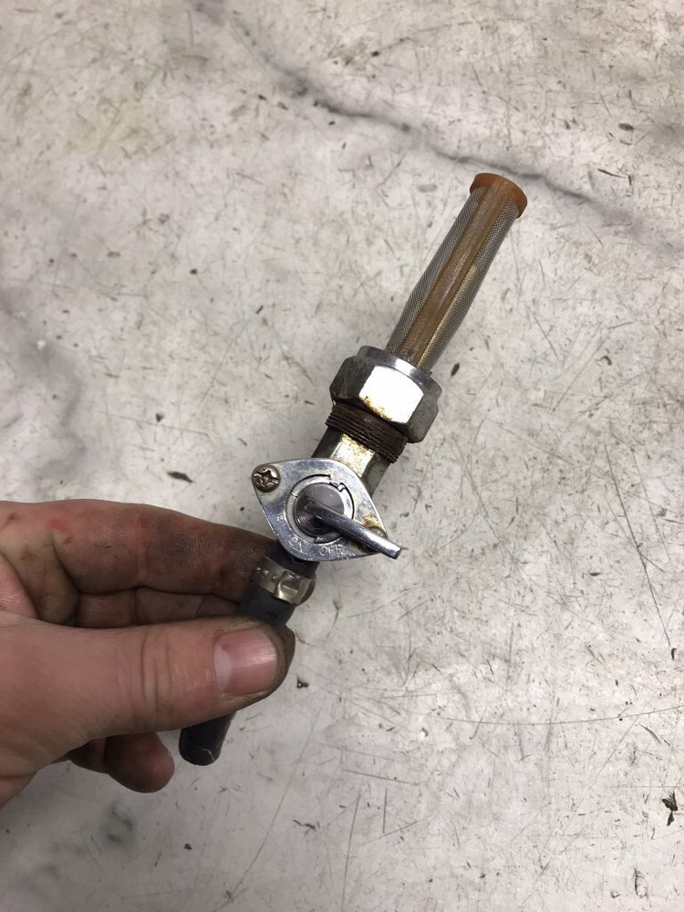 96 Harley XL883 XL 883 Sportster Hugger Gas Fuel Valve Petcock