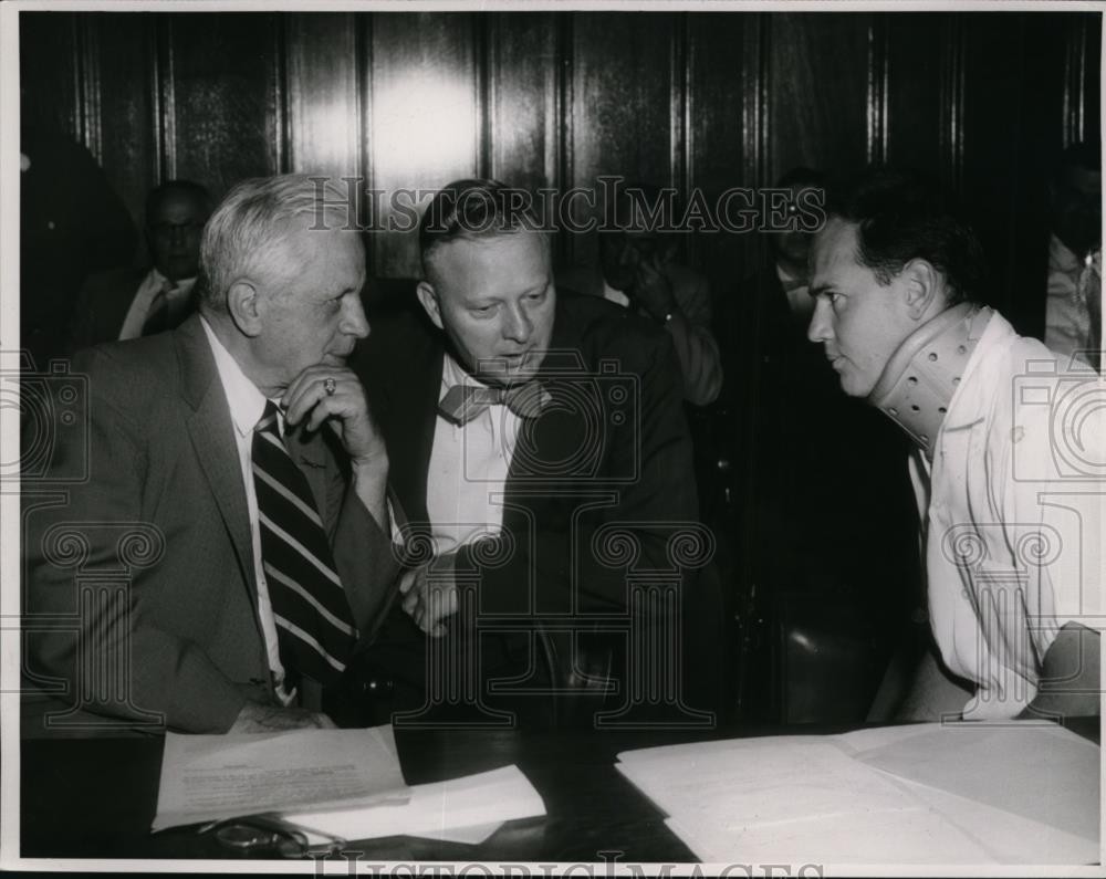 1954 Press Photo Atty. William J. Corrigan, Atty Arthur E. Petersilge & Dr. Sam