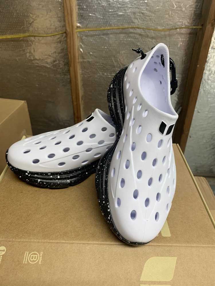 *NWT*Kane Footwear Recovery Shoe Revive White/Black Speckle Men size 9 Womens 11