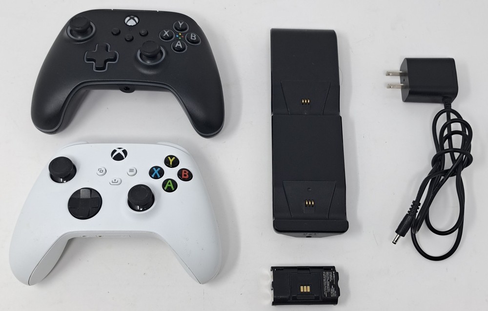 Microsoft Xbox Series X|S 1914 Wireless & PowerA XBGPSPWI Controllers Used Lot 2