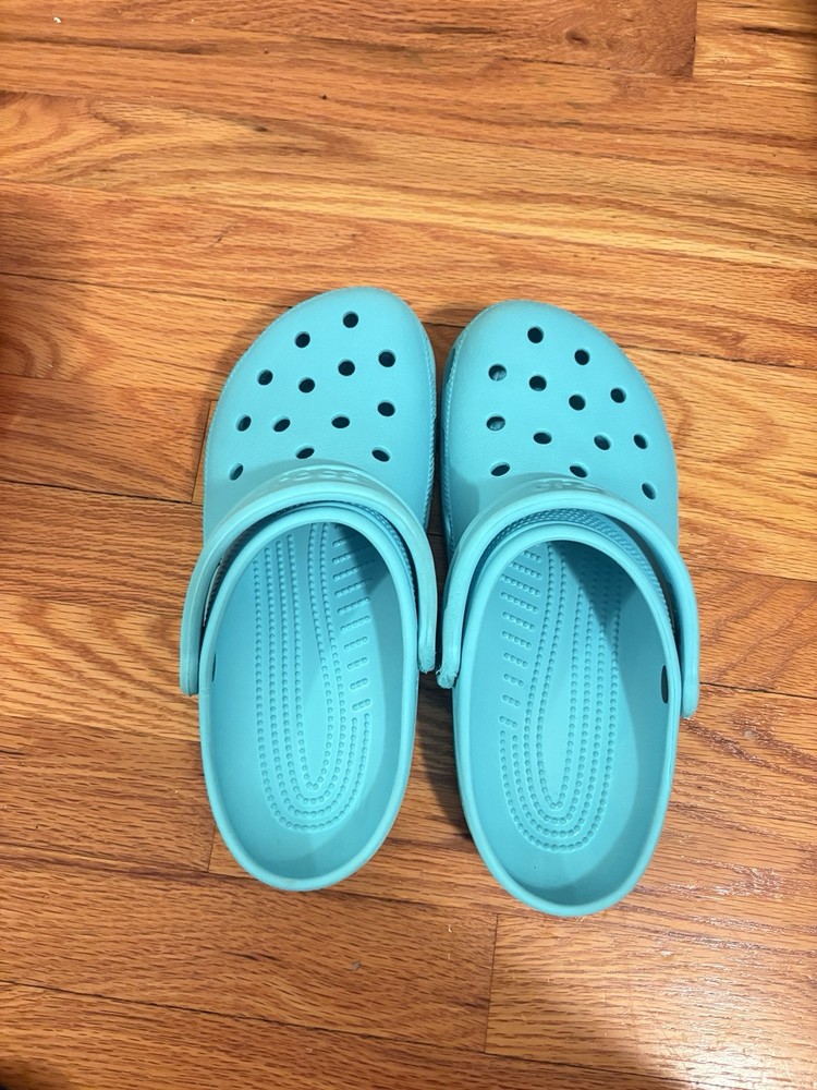 Crocs Women’s Size 9 Men’s Size 7 Comfort Clogs