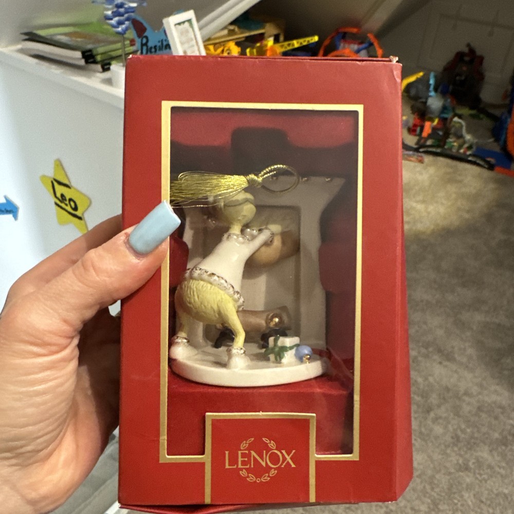 LENOX 2021 GRINCH Gift Stealing Ornament  Annual NEW IN BOX