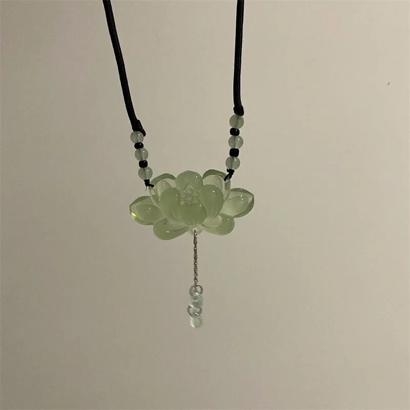 2024 New Chinese Style Ancient Ice Jade Lotus Pendant Necklace for Summer