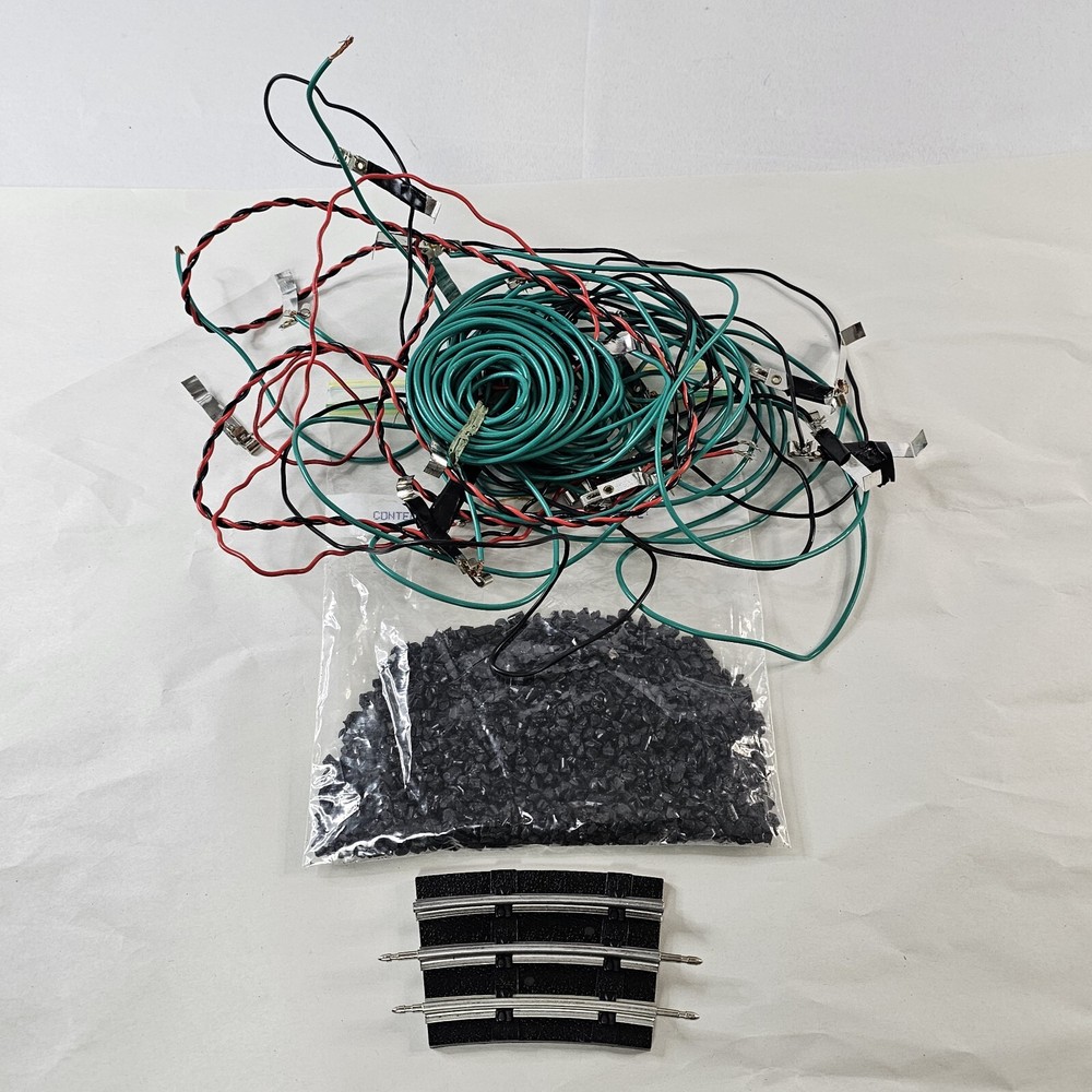 Model Train O Scale Lionel Power Connectors Coal Load & Track Piece Please Read