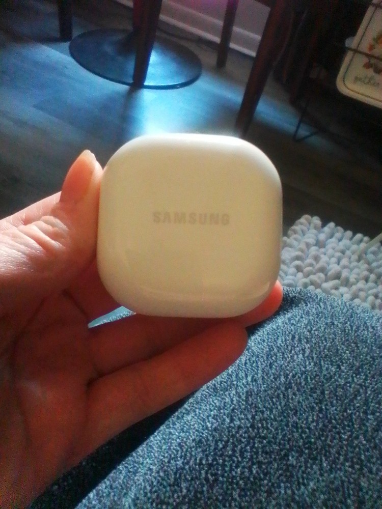 Samsung Galaxy Buds 2 Pro Black Buds White Box