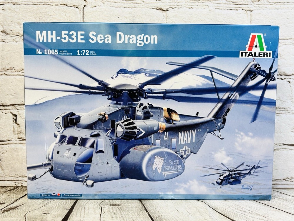 Italeri 1:72 MH-53E Sea Dragon Helicopter Model Kit No. 1065