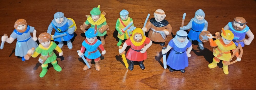LOT OF 12 RENAISSANCE PLASTIC FIGURINES / CAKE TOPPERS.  EXCELLENT CONDITION