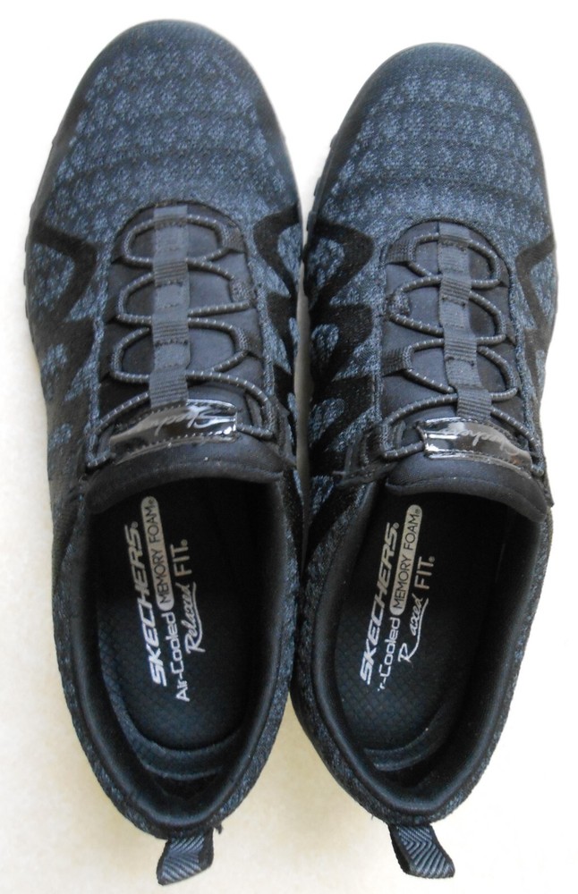 Skechers Women's Breathe Easy Infi Knity Black Slip-on Sneakers Size 7.5