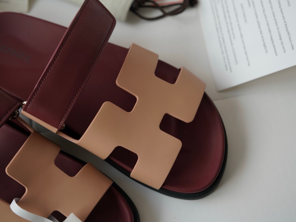 HERMES CHYPRE SANDALS FOR WOMEN IN RED AND BEIGE