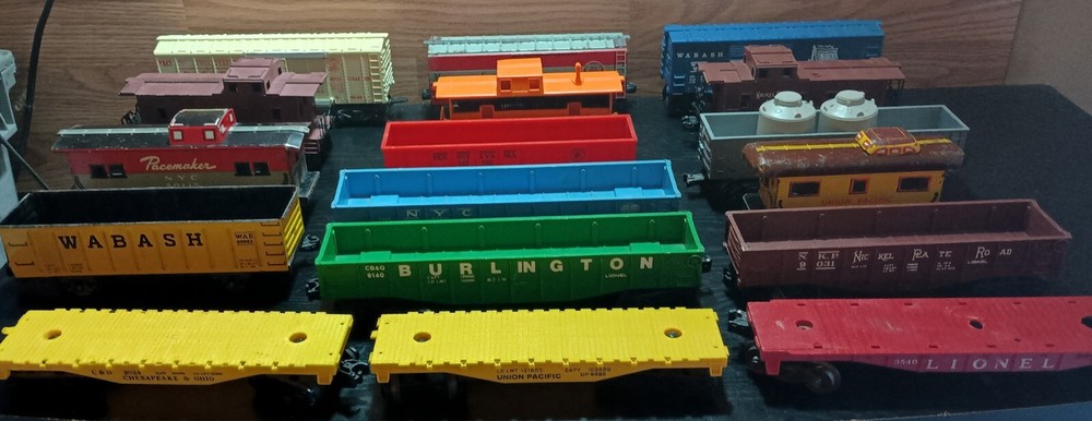 Lionel & Marx Original Train Car O O27 Lot of 17