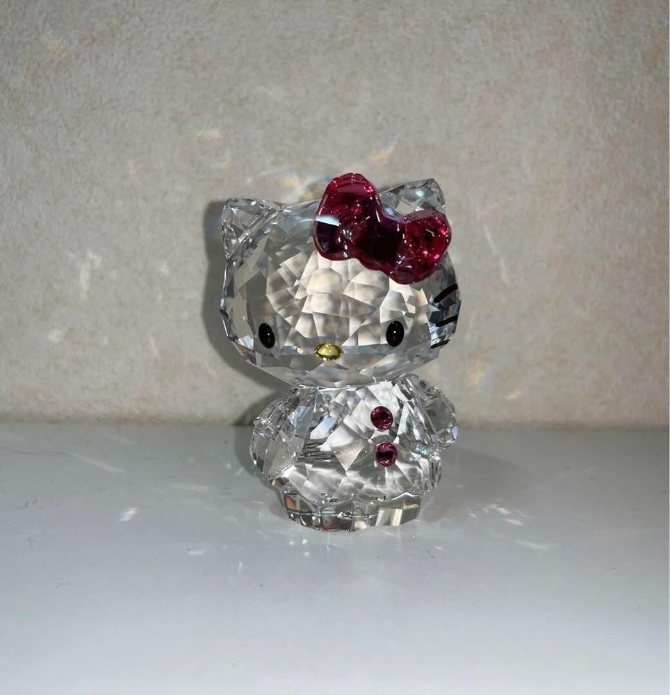Swarovski Crystal 2011 Pink Bow Hello Kitty Figurine Excellent Condition