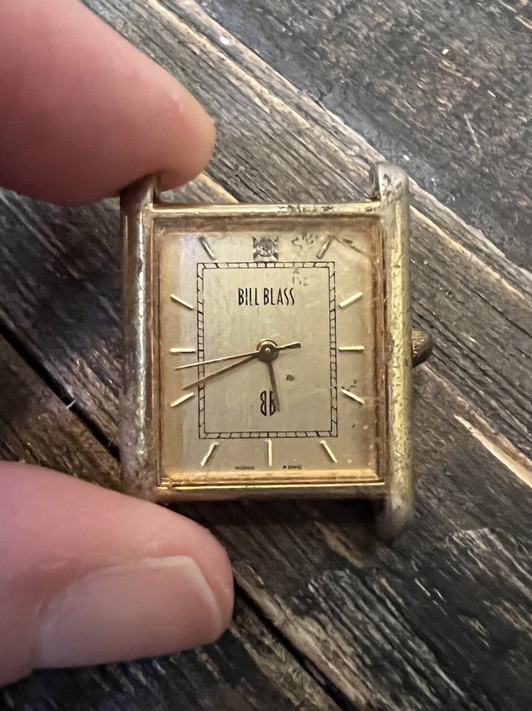 Vintage Watch Bill Blass Quartz Analog Watch Gold Colored For Repair/Parts
