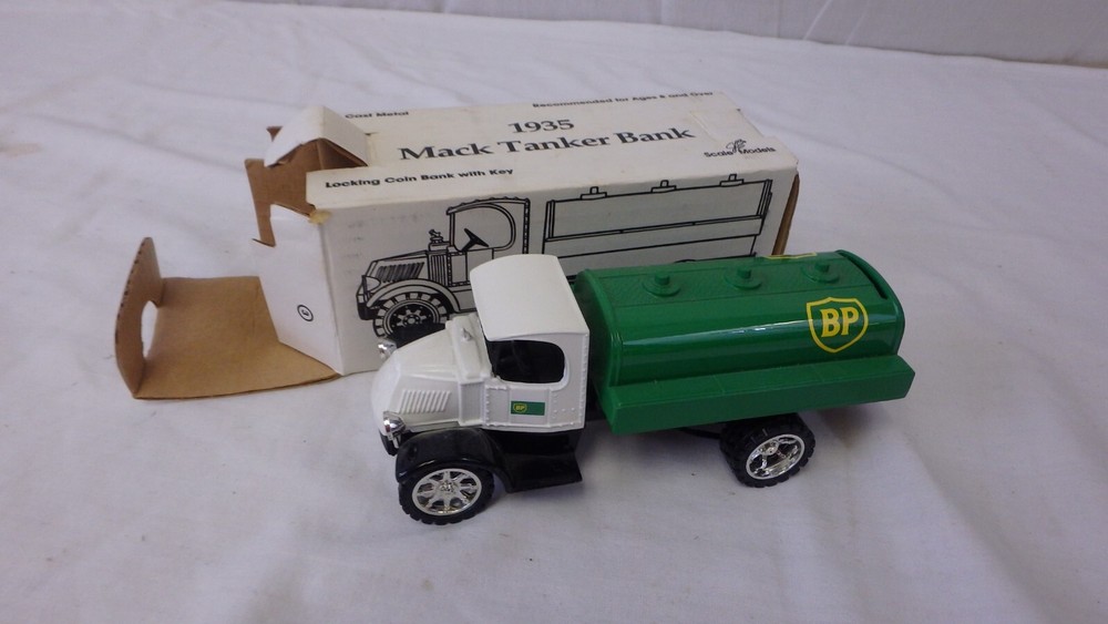 1935 BP Oil British Petroleum Mack Tanker Truck ERTL Diecast Coin Bank New Box