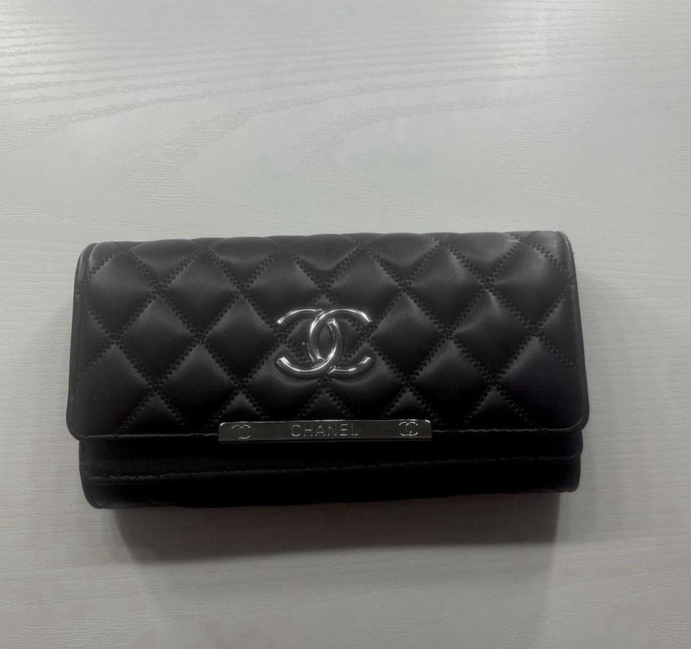 CHANEL Black Quilted Women's Folding Wallet with Logo Accent