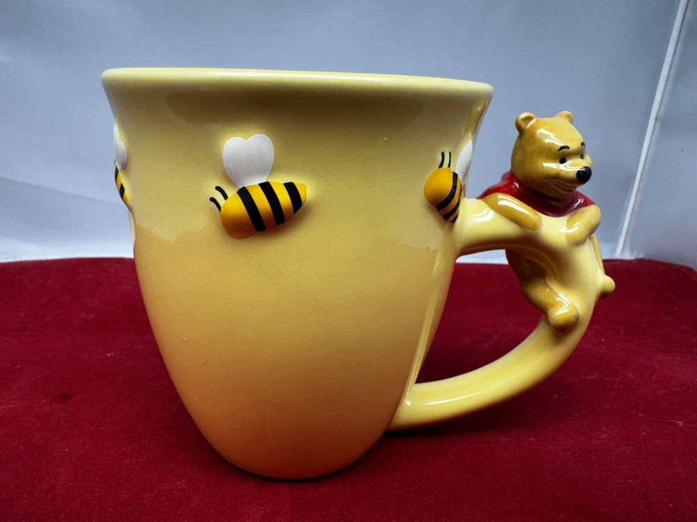 Vintage Disney 3D Winnie The Pooh Bees Coffee Mug Tea Cup Preowned