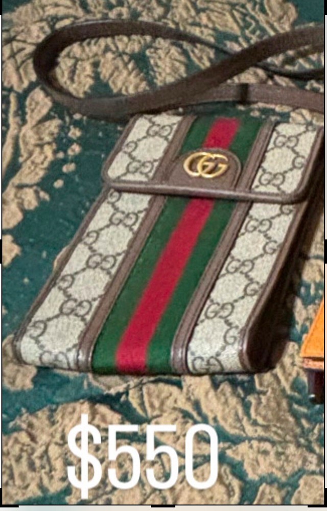 Men's Gucci Leather Crossbody Bag for Everyday Style