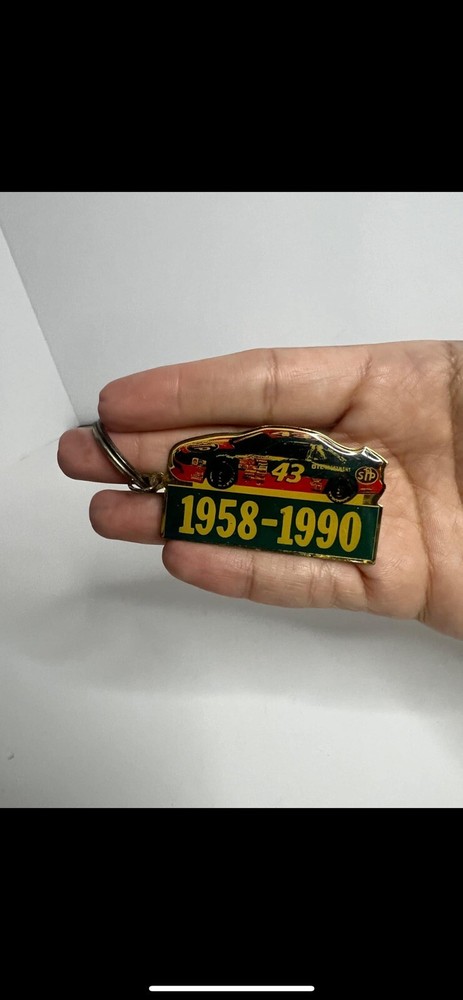 Vintage Richard Petty NASCAR #43 Keychain STP Dated 1958-1990 Race Car Keyring