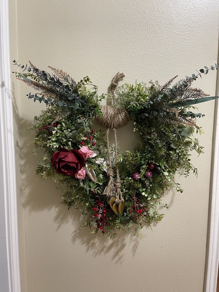 Romantic Valentine's Day Greenery Wreath-image